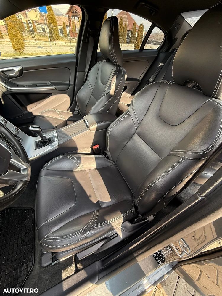 Volvo S60 D2 Momentum - 10