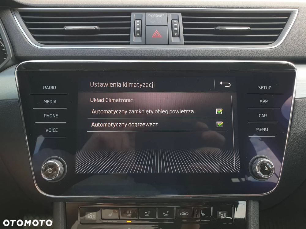 Skoda Superb 2.0 TDI Ambition DSG - 20