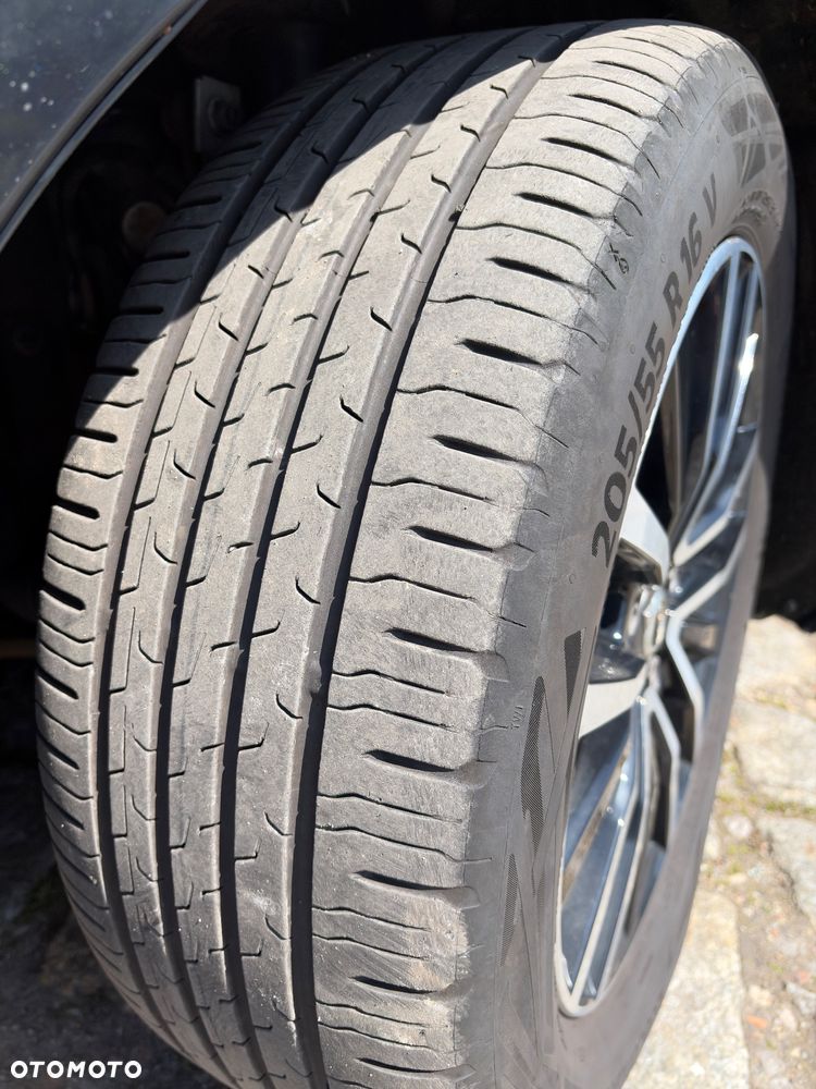 Volvo V40 T2 Momentum - 29