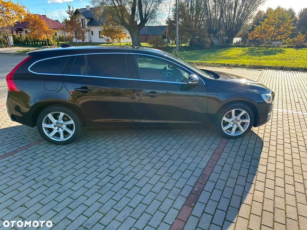 Volvo V60 D2 Momentum - 4