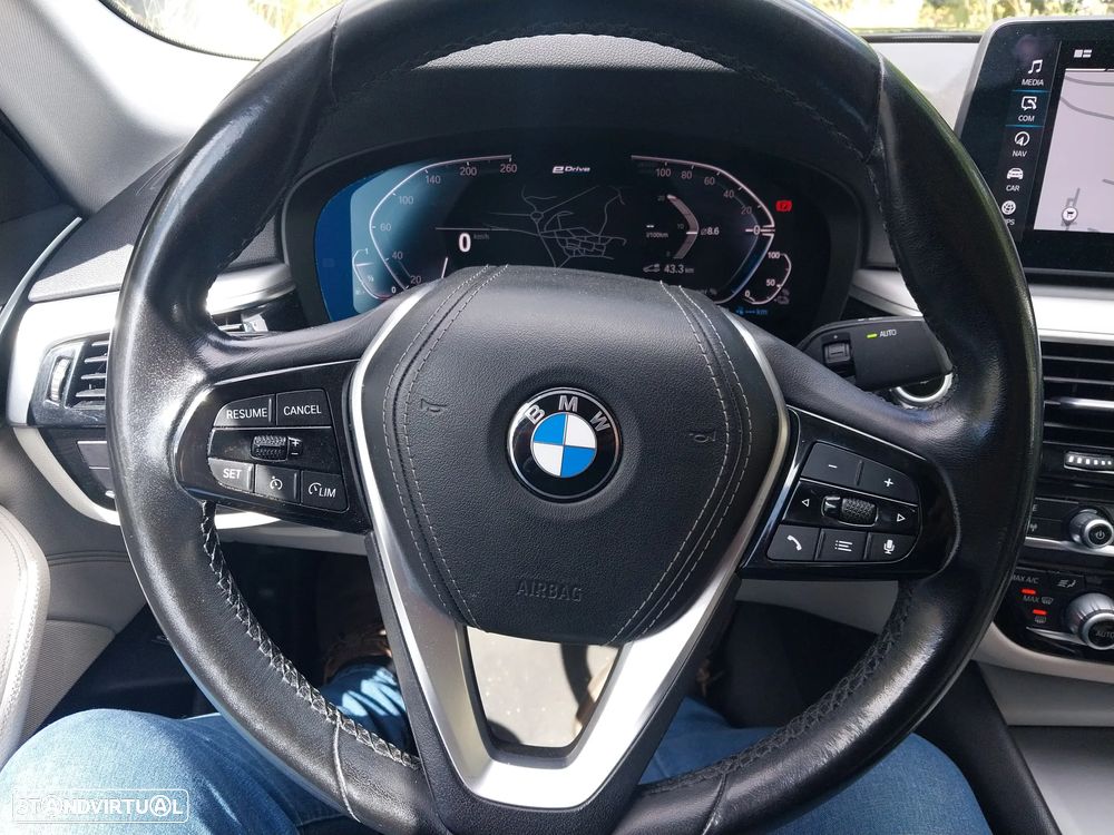 BMW 530 e - 3