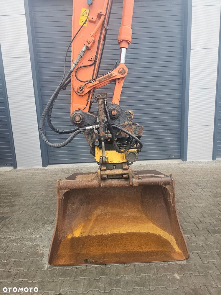 Hitachi ZX140W-5B - 15