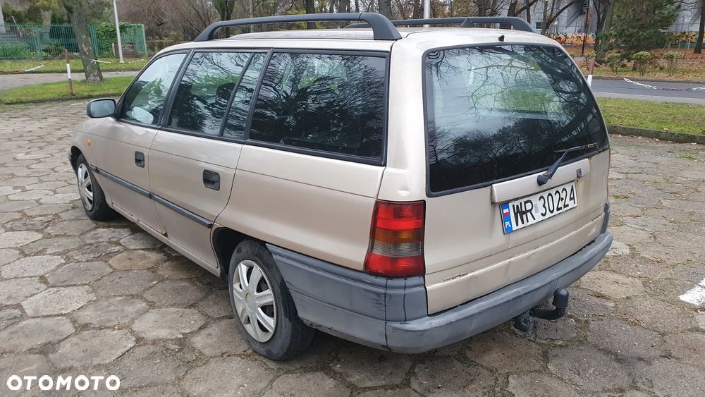 Opel Astra 1.4 16v GL - 6