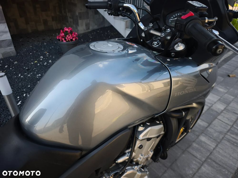 Honda CBF - 32