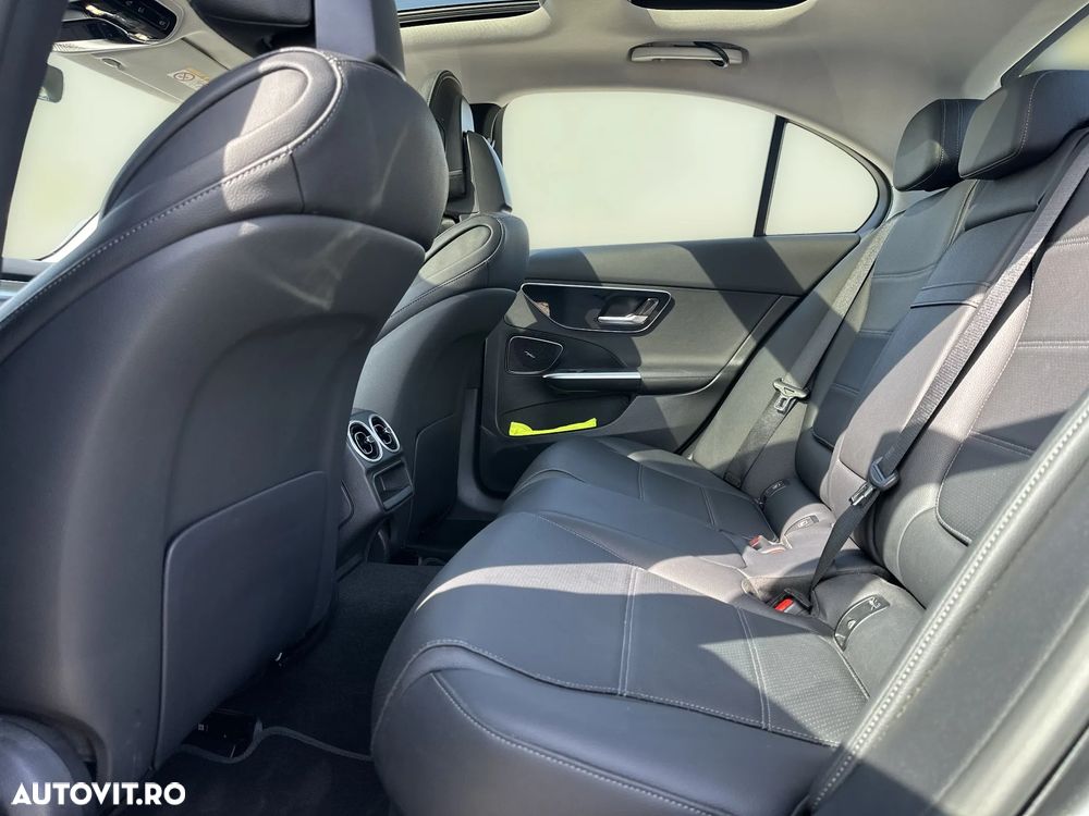 Mercedes-Benz C - 12