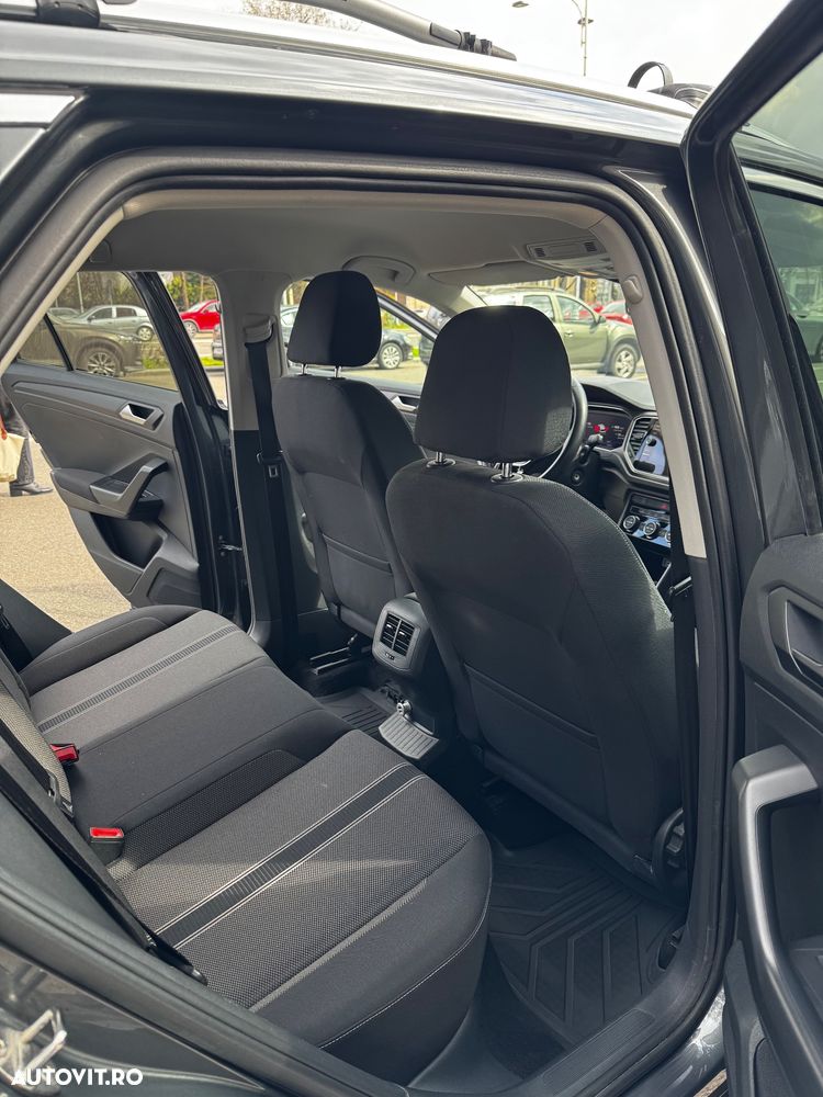 Volkswagen T-Roc - 11