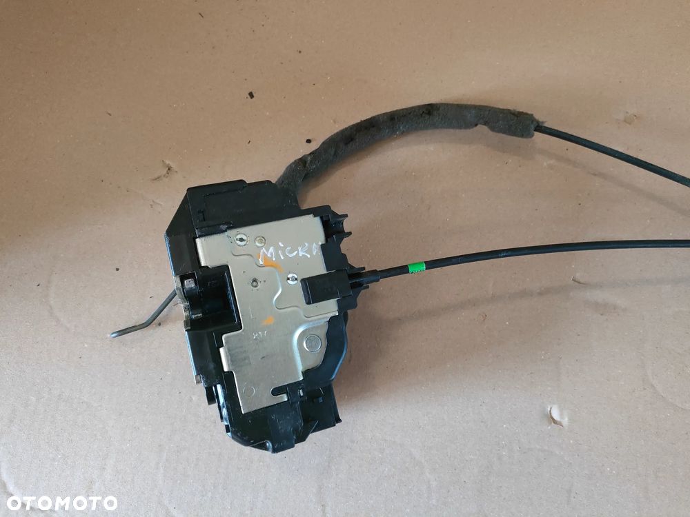 Nissan Micra k12 lift 3D ZAMEK LEWY PRZÓD 3-PIN - 3