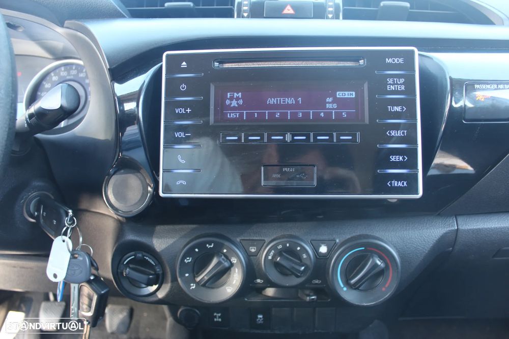 Toyota Hilux 2.4 D-4D 4WD CD CM - 12