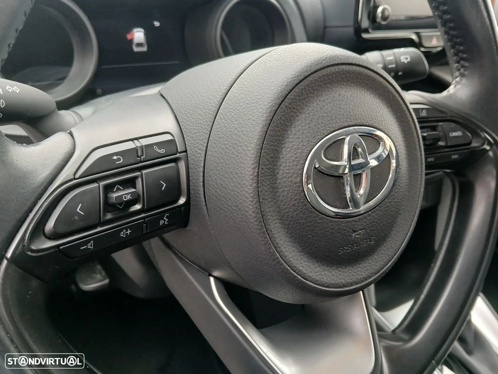 Toyota Yaris Cross 1.5 HDF Comfort Plus - 37