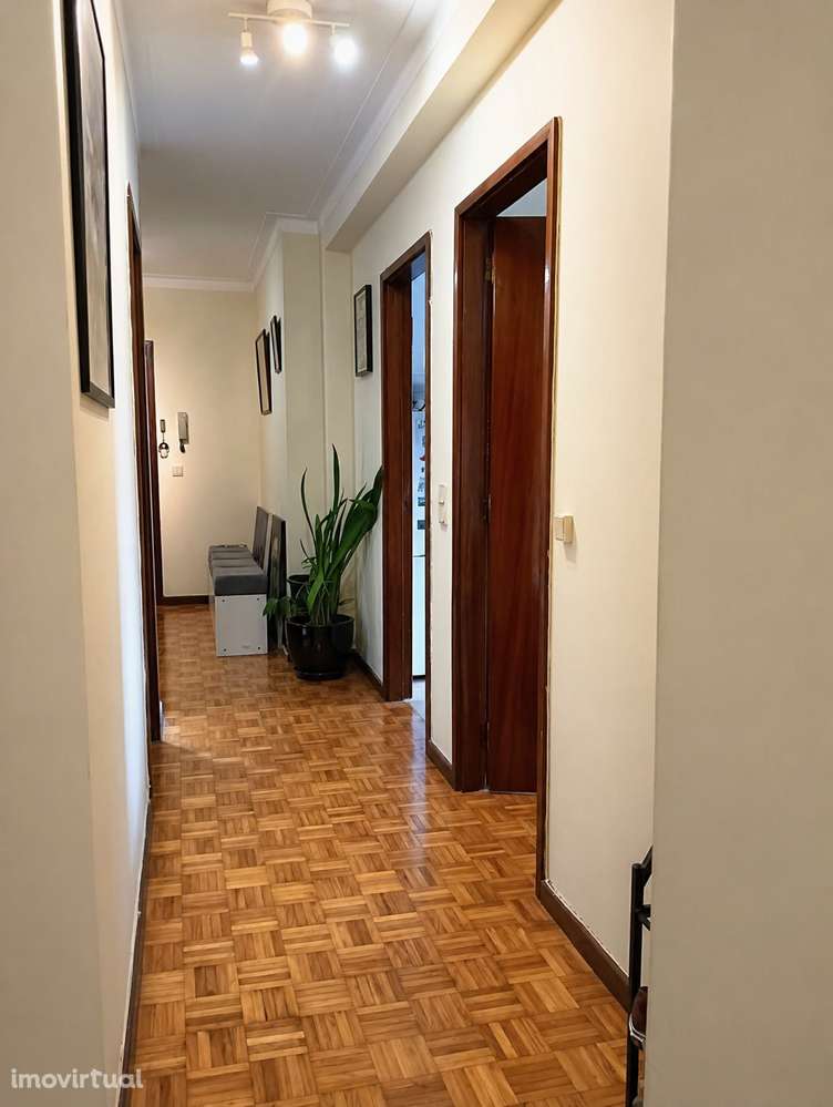 T1 + 1 Trv. Monsanto / Arca D'Água / Amial C/ lugar de garagem - Grande imagem: 4/17