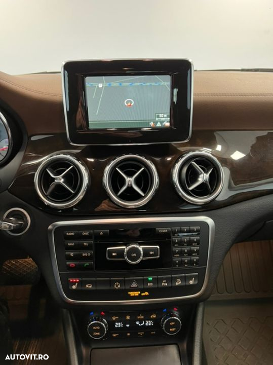 Mercedes-Benz GLA - 17