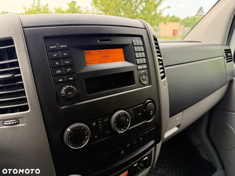 Mercedes-Benz Sprinter - 13