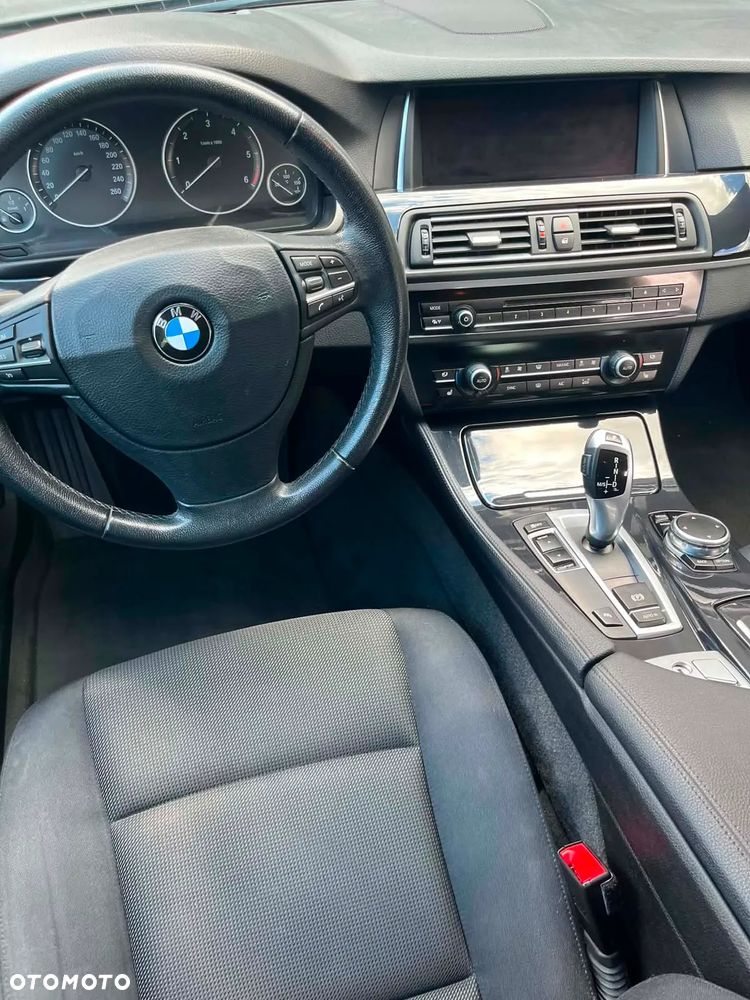 BMW Seria 5 520d Luxury Line - 12