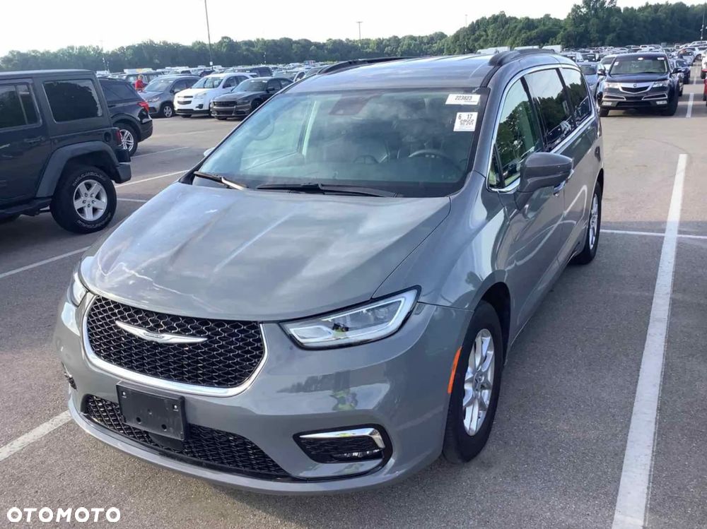 Chrysler Pacifica - 2