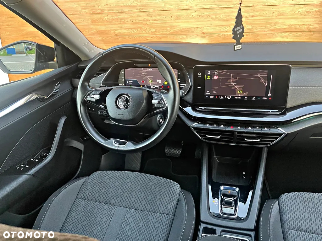 Skoda Octavia Combi 2.0 TDI DSG Exclusive Plus - 25