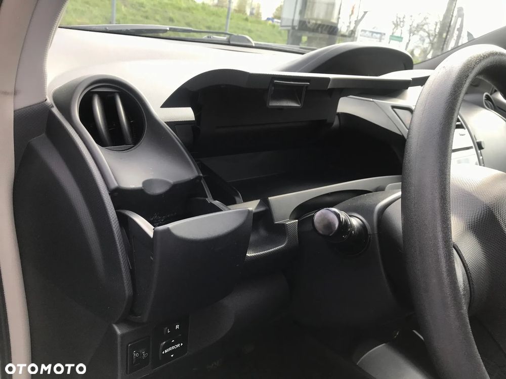 Toyota Yaris 1.0 Terra A/C - 25