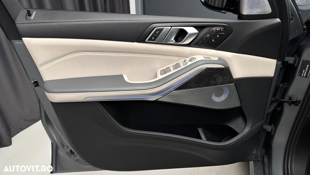 BMW X7 - 25