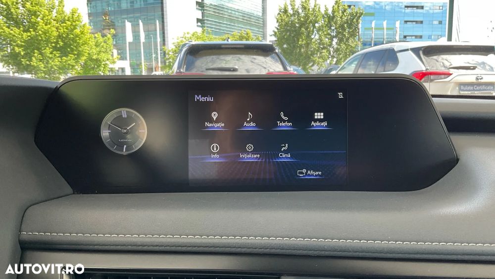 Lexus UX 250h FWD Executive - 29