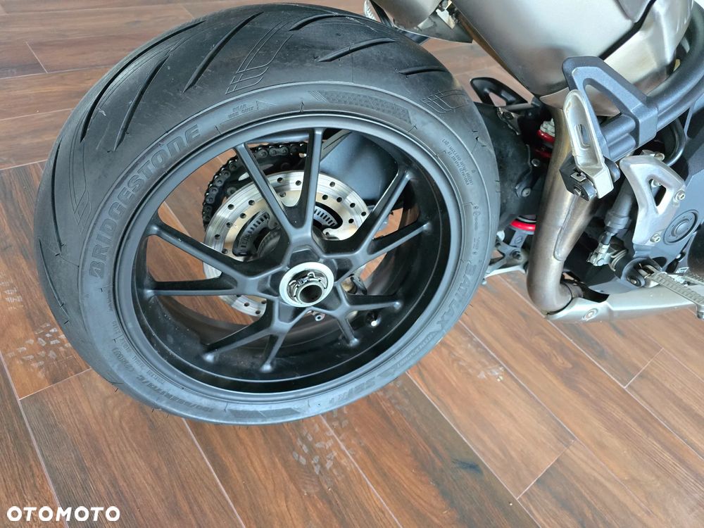 Triumph Speed Triple - 13