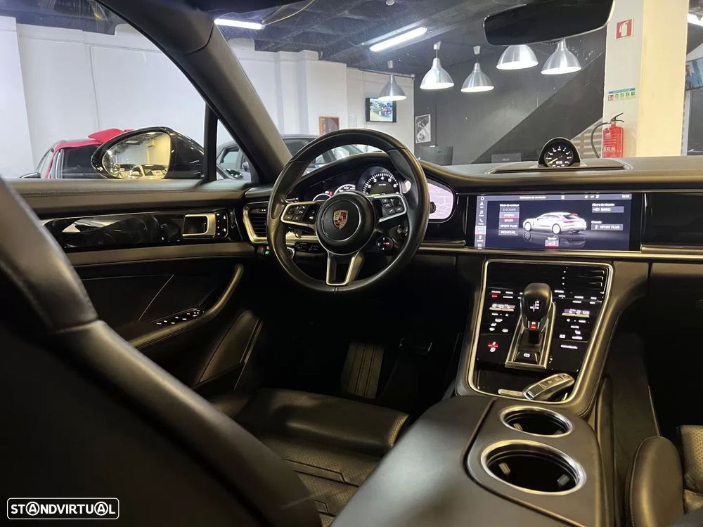 Porsche Panamera Sport Turismo 4 E-Hybrid - 13