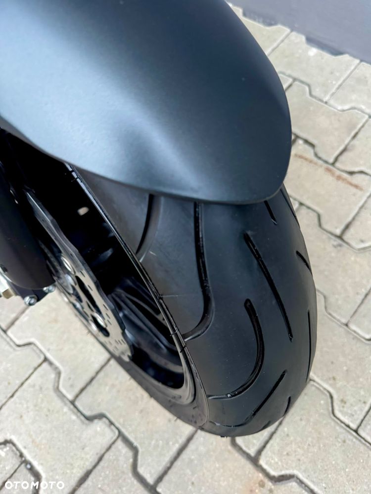 Suzuki GSX - 11