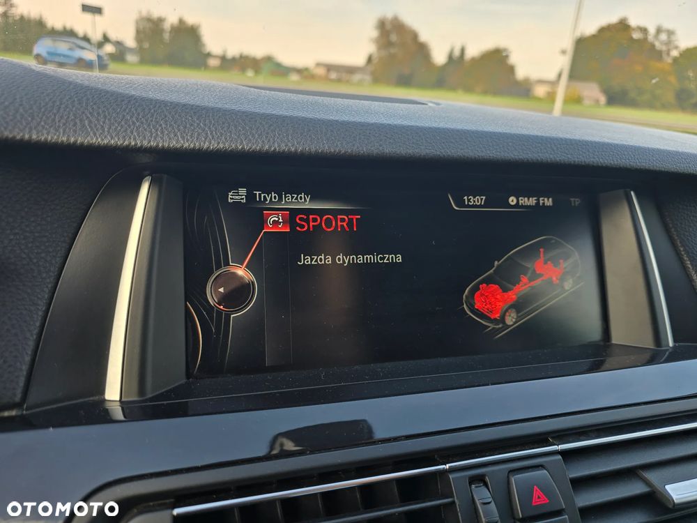 BMW Seria 5 518d - 24