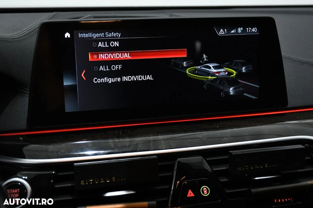 BMW Seria 5 530d xDrive AT - 12