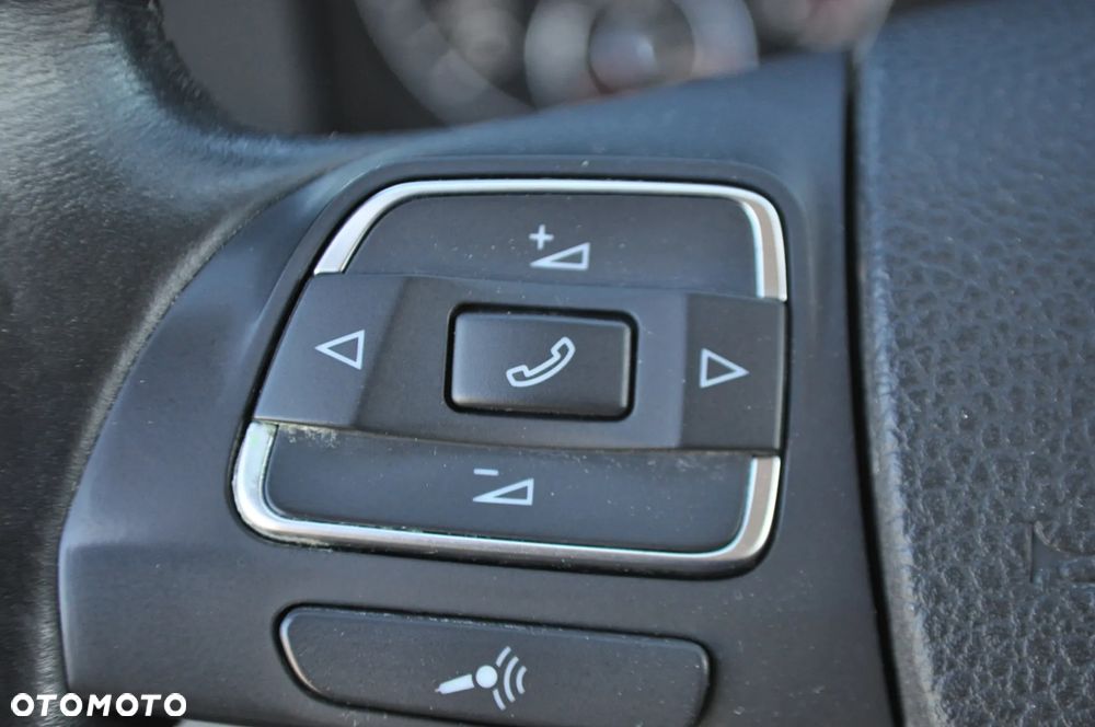 Volkswagen Touran 2.0 TDI DPF Comfortline - 19