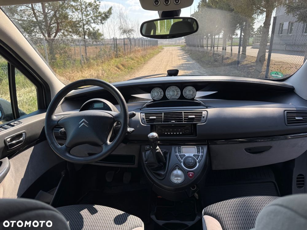 Citroën C8 2.0 16V Confort - 34