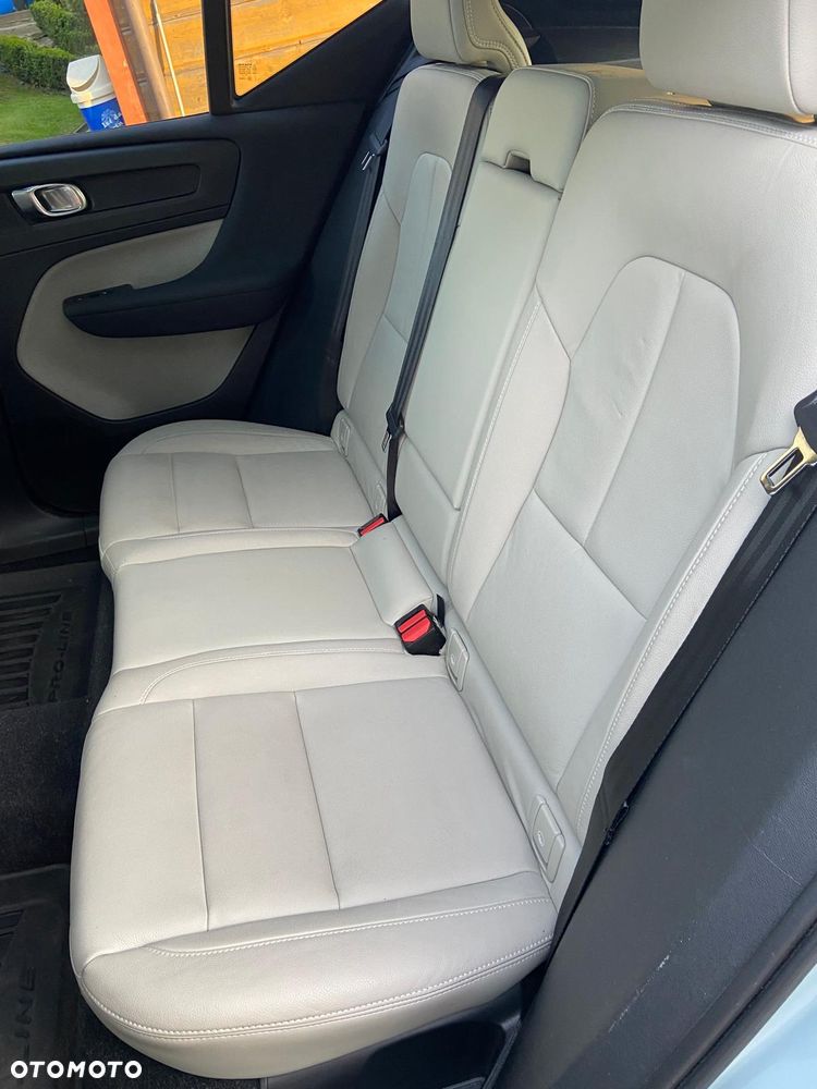 Volvo XC 40 B5 B AWD Ultimate Bright - 11