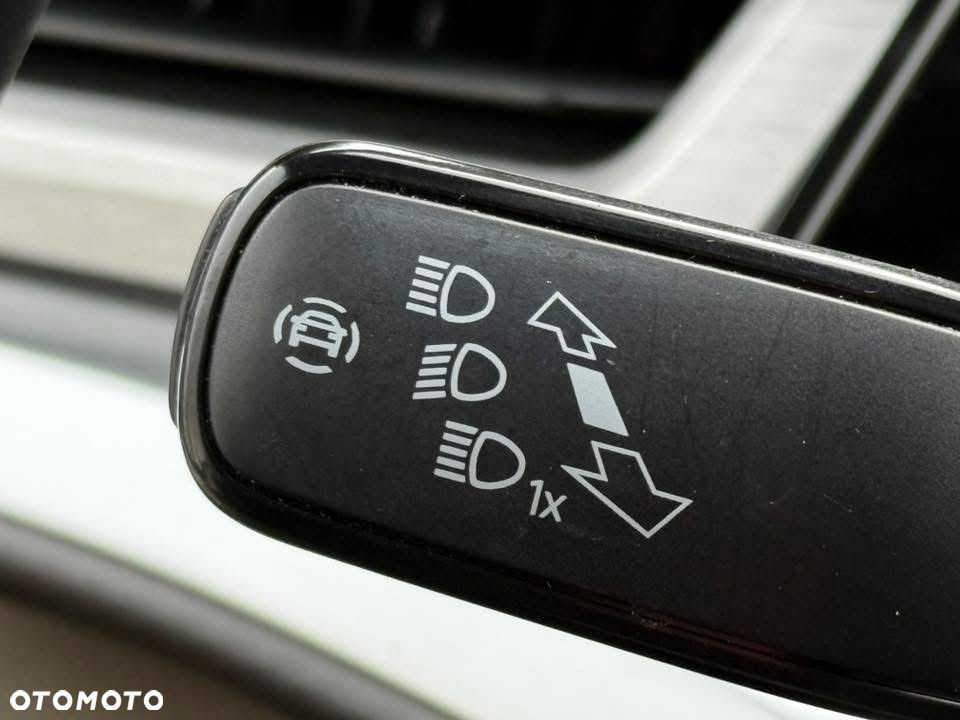 Volkswagen Multivan 2.0 TDI L1 70 Years Bulli DSG - 29