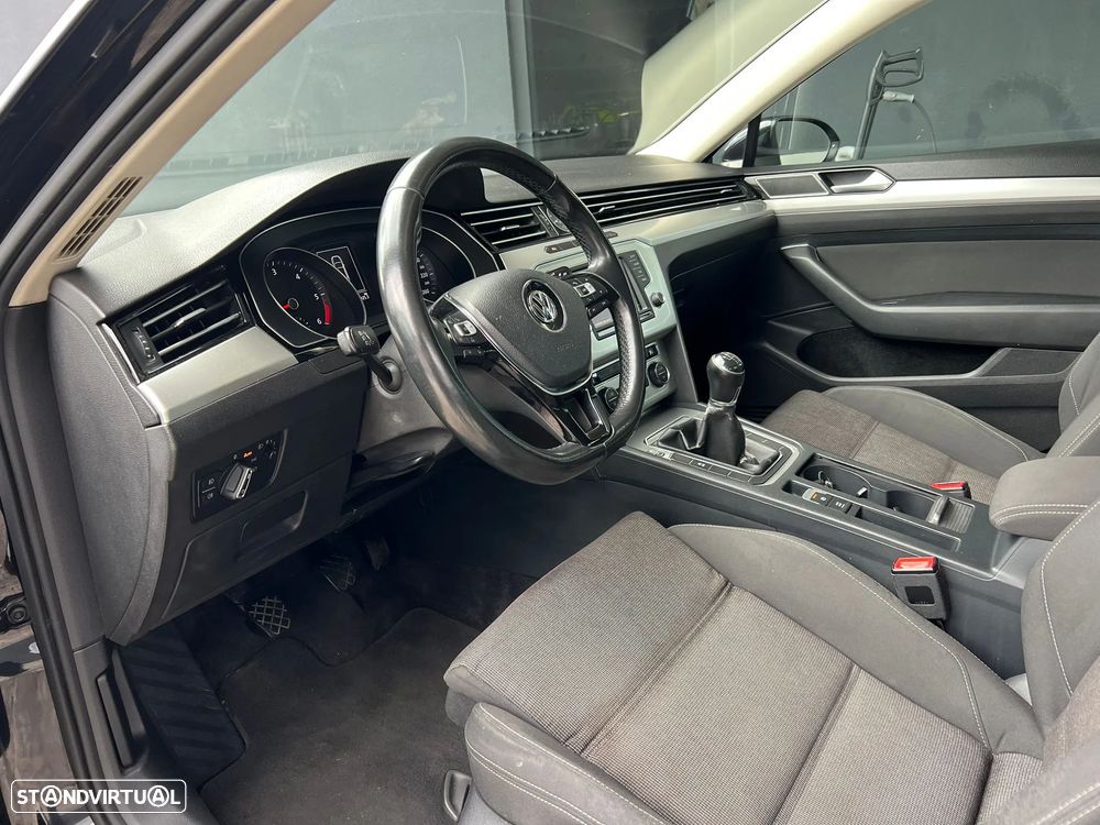 VW Passat 1.6 TDI BlueMotion - 14