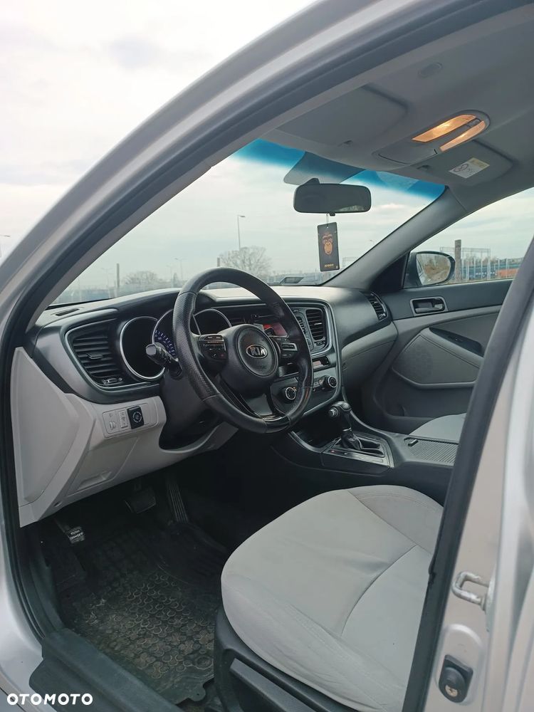 Kia Optima 2.0 L - 6