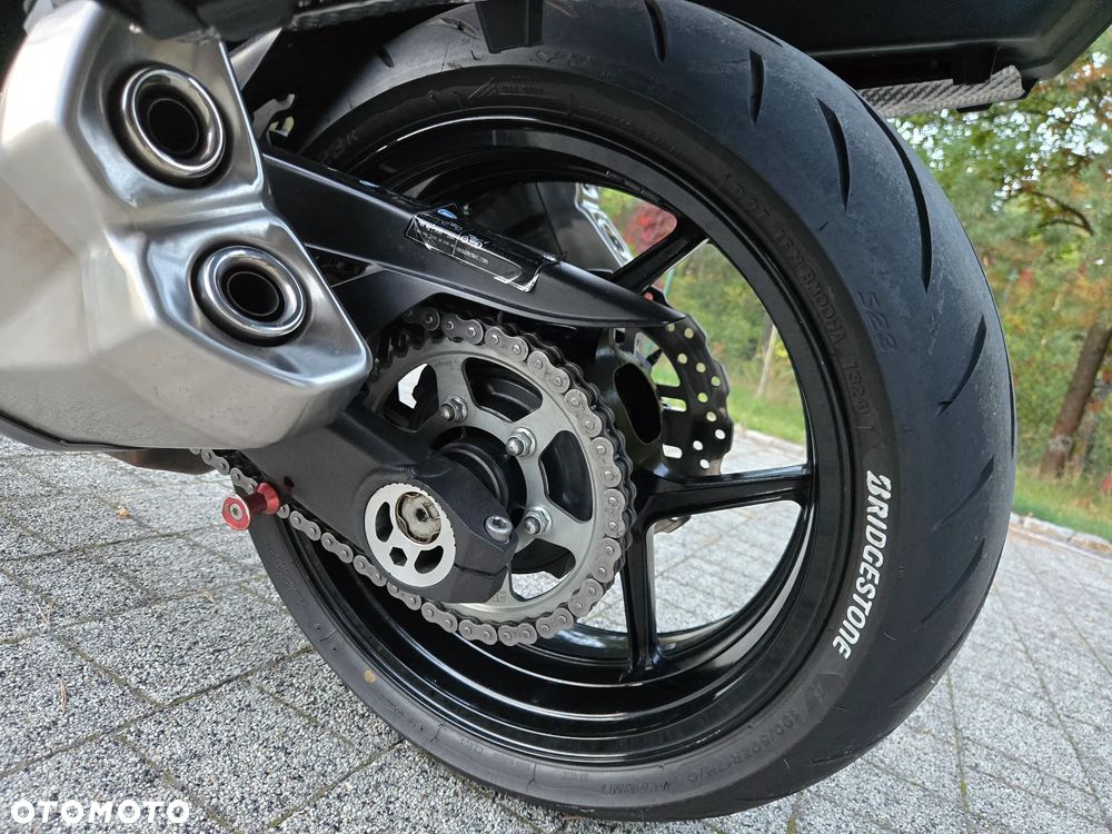 Kawasaki Z 1000 - 24