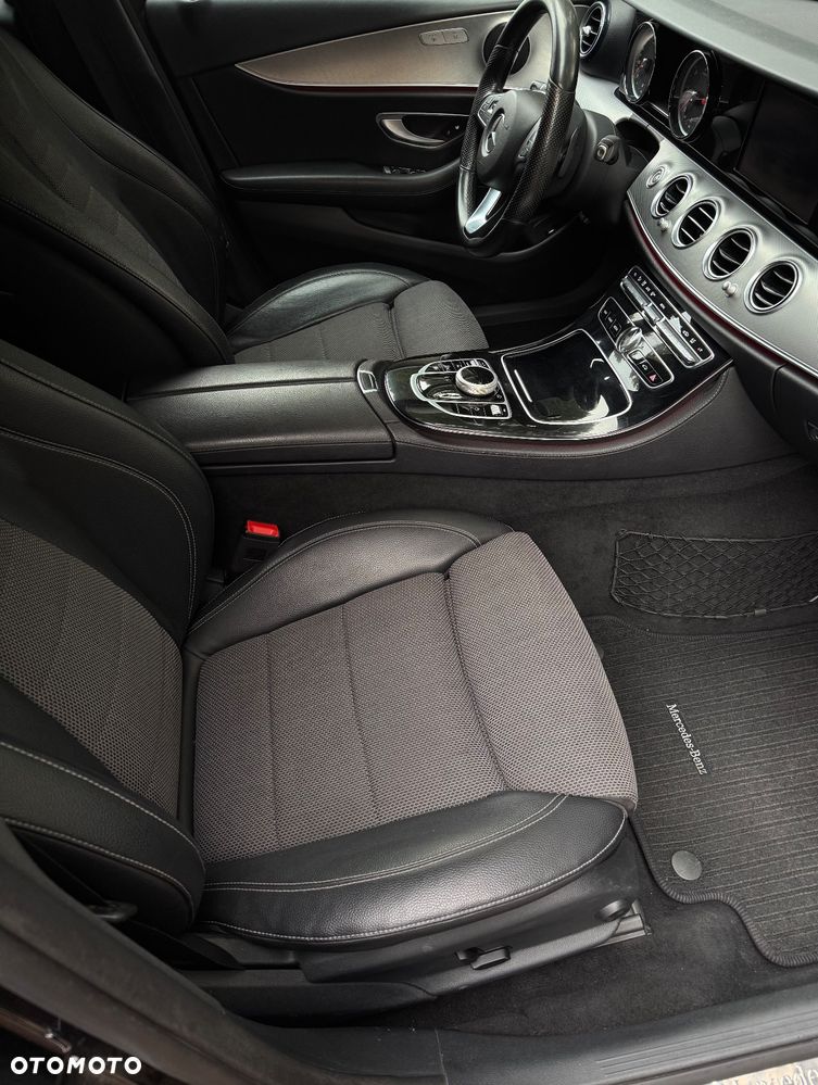 Mercedes-Benz Klasa E 220 d 9G-TRONIC - 11