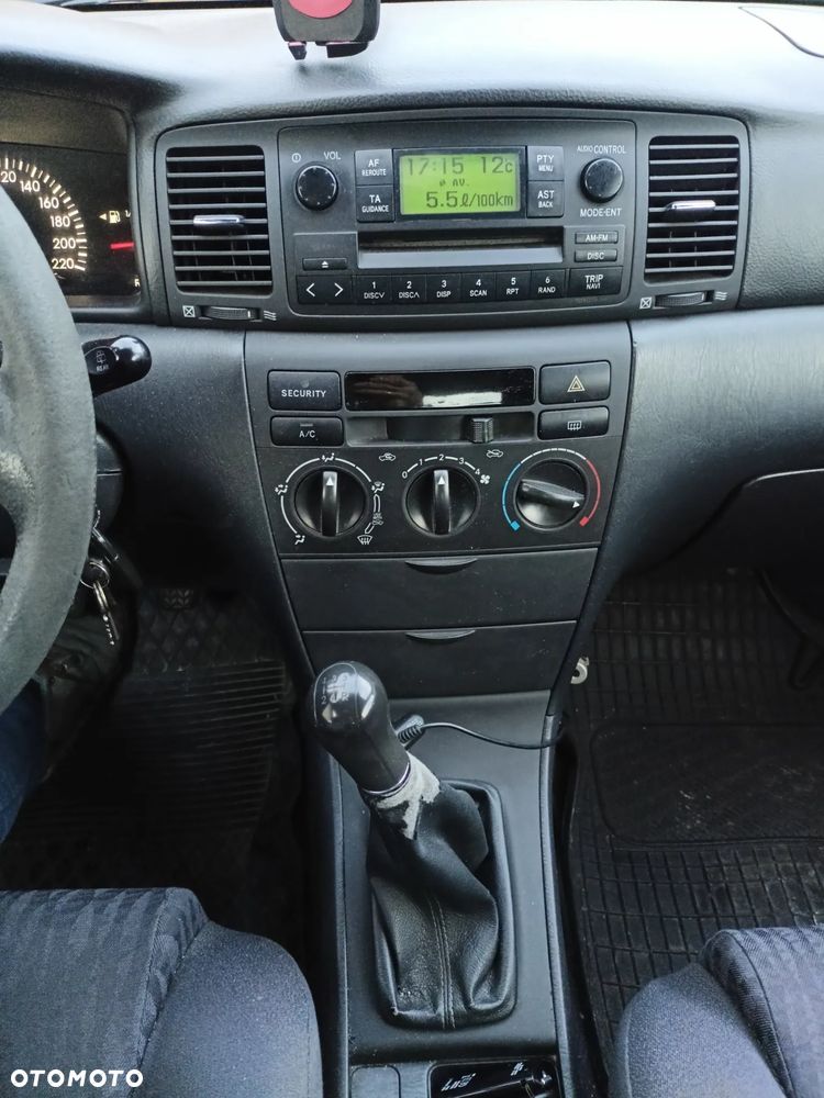 Toyota Corolla 2.0 D-4D Sol - 33