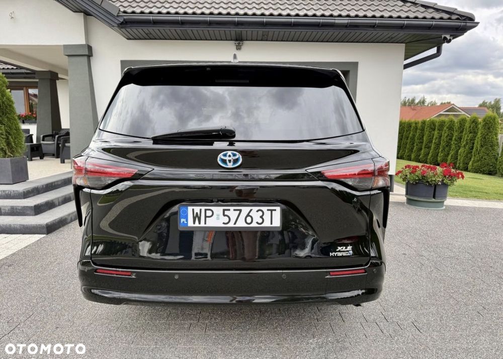Toyota Sienna - 11