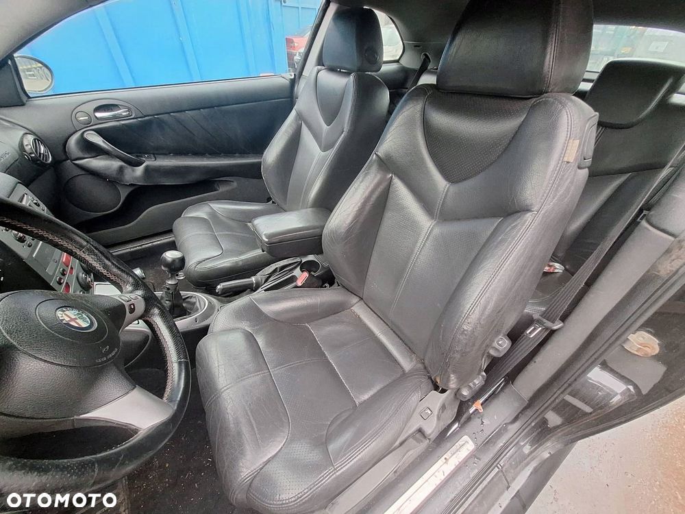 FOTELE KOMPLET LEWY PRAWY KANAPA TYŁ + BOCZKI ALFA ROMEO GT I 03-10r - 1