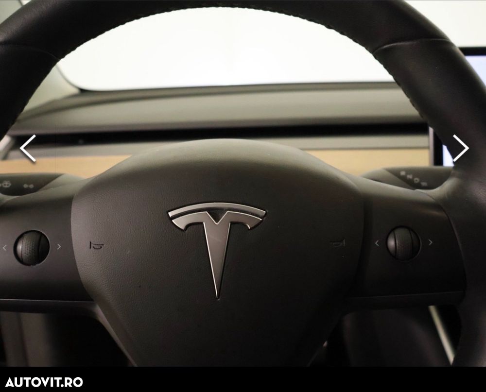 Tesla Model 3 - 8