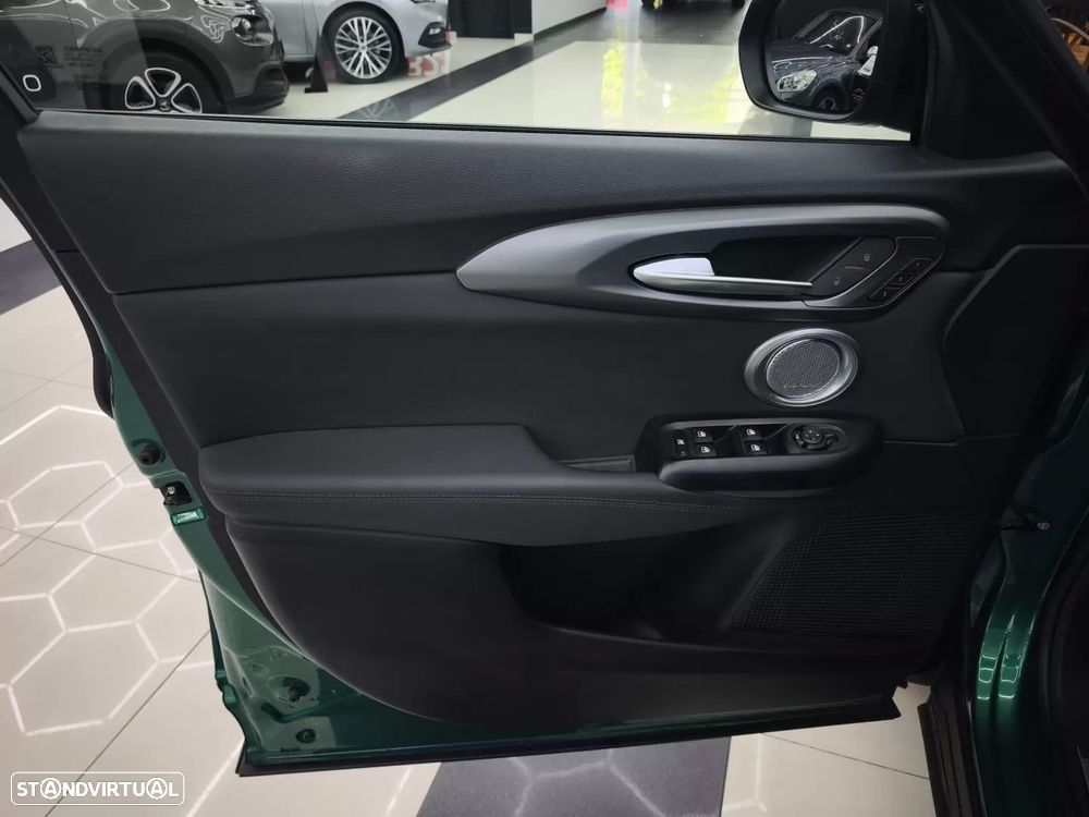 Alfa Romeo Tonale 1.5 Hybrid Veloce - 18