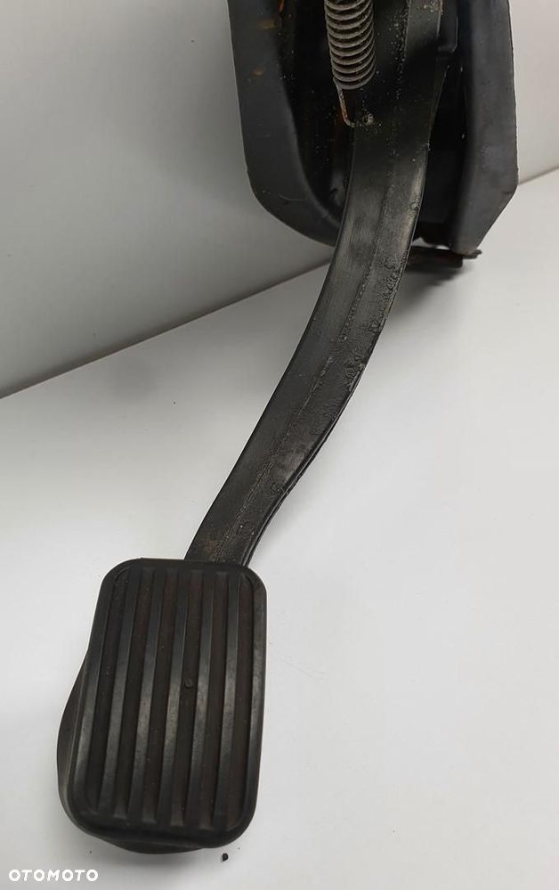 PEDAŁ HAMULCA RĘCZNEGO MERCEDES W126 1264270601 - 2