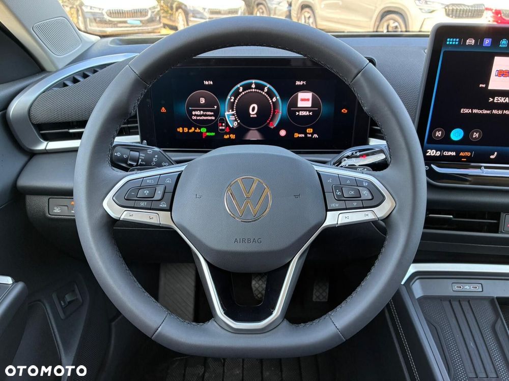 Volkswagen T-Roc - 14