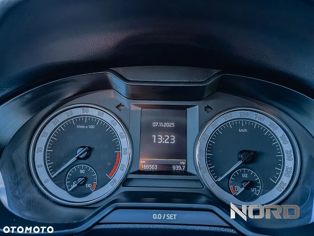 Skoda Octavia Combi 2.0 TDI 4x4 DSG Scout - 28