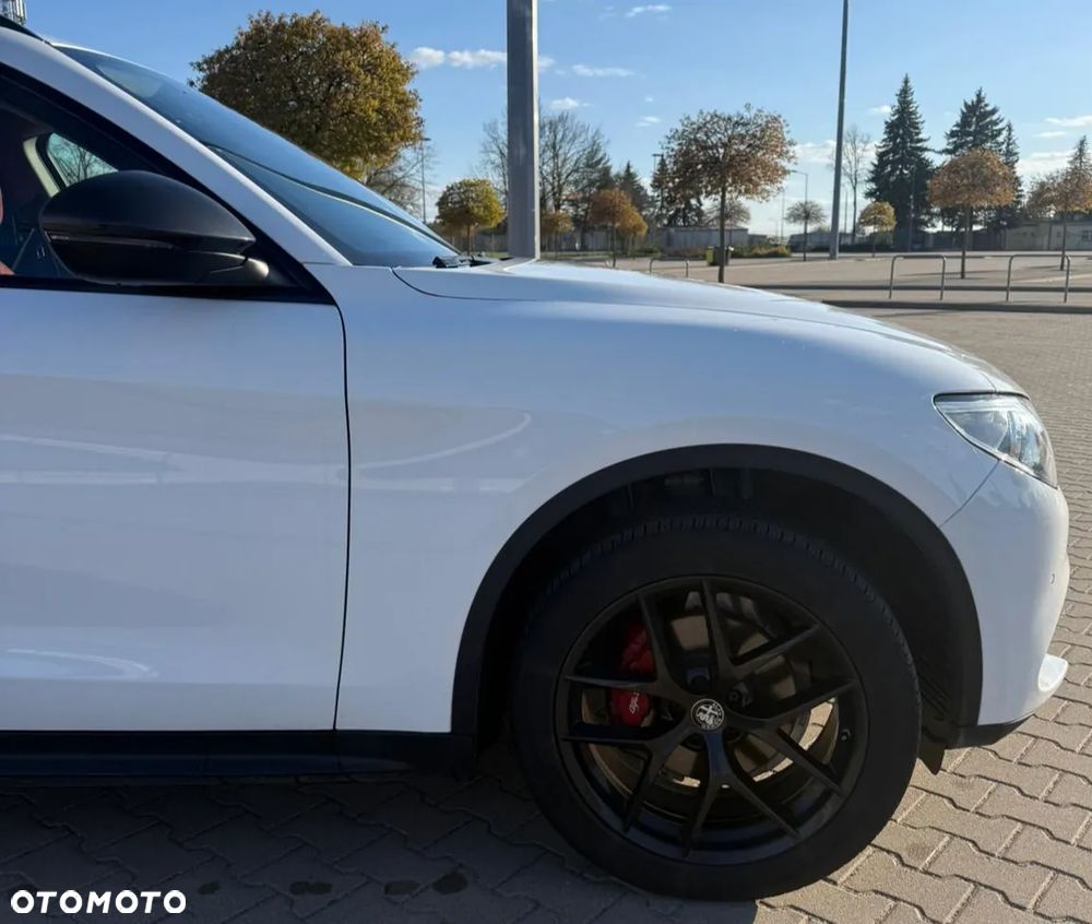 Alfa Romeo Stelvio - 5