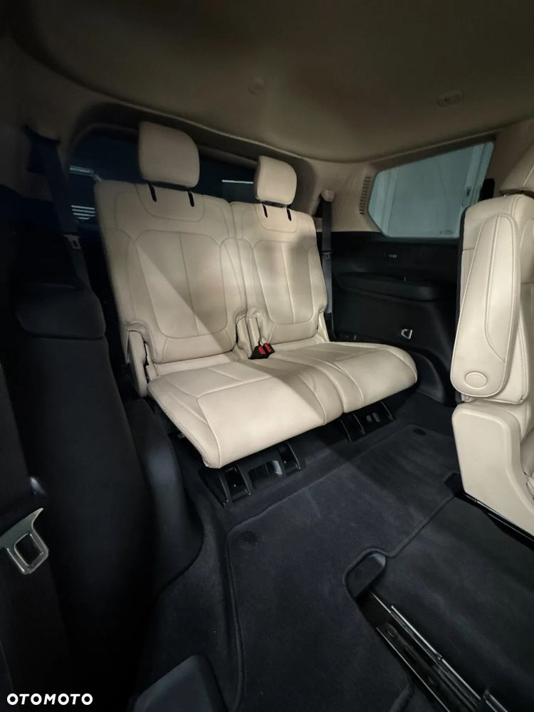 Jeep Grand Cherokee - 13