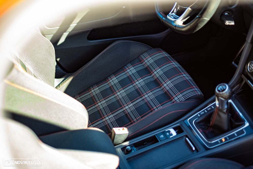 VW Golf 2.0 TSi GTi - 12