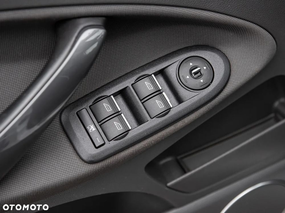 Ford Kuga 2.5 4x4 Titanium - 16
