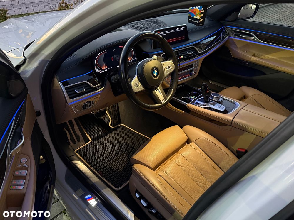 BMW Seria 7 750Li xDrive sport - 31