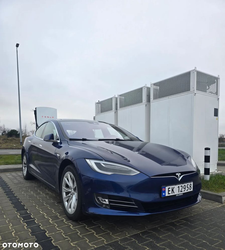Tesla Model S - 2