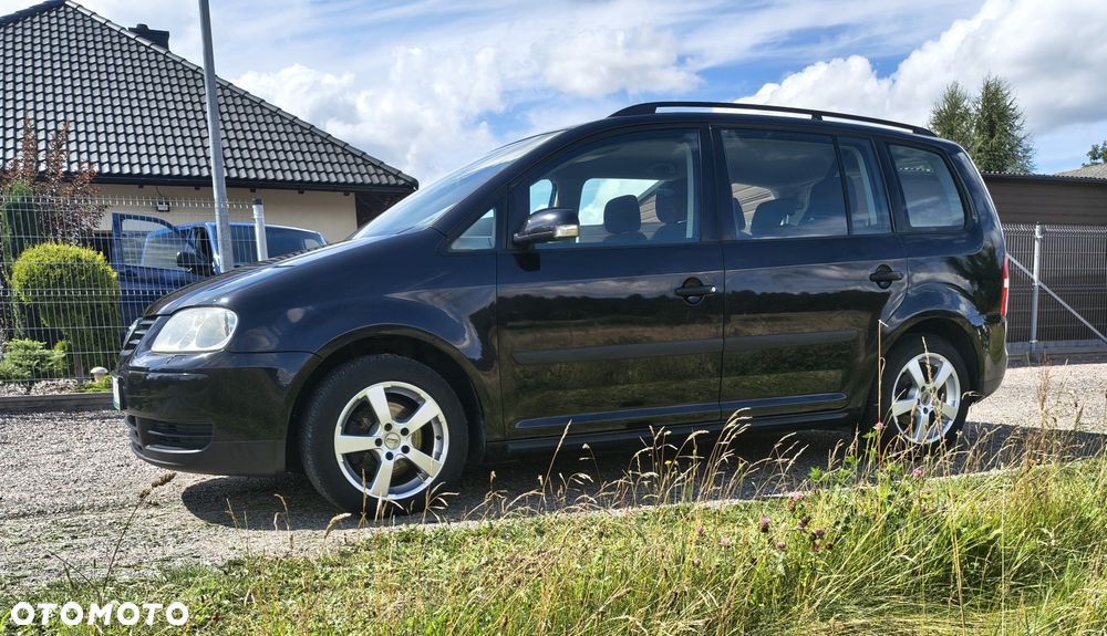 Volkswagen Touran - 1
